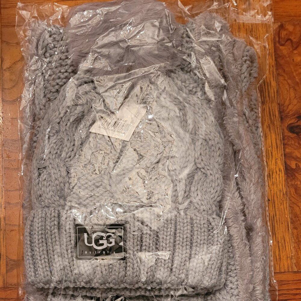 Ugg Hat and Scarf Set
